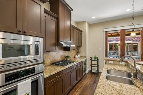 437 Jackson Hill Street Houston TX 77007