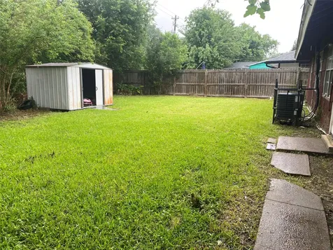 5711 Thrush Drive Houston TX 77033