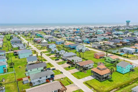 4030 Fort Bend Drive Galveston TX 77554