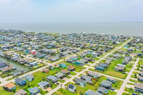 4030 Fort Bend Drive Galveston TX 77554