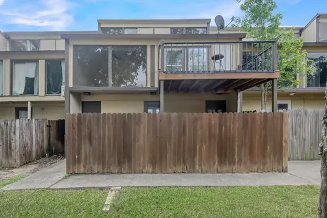 18 Lakeway Street Panorama Village TX 77304