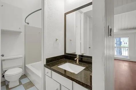 18 Lakeway Street 18 Panorama Village TX 77304