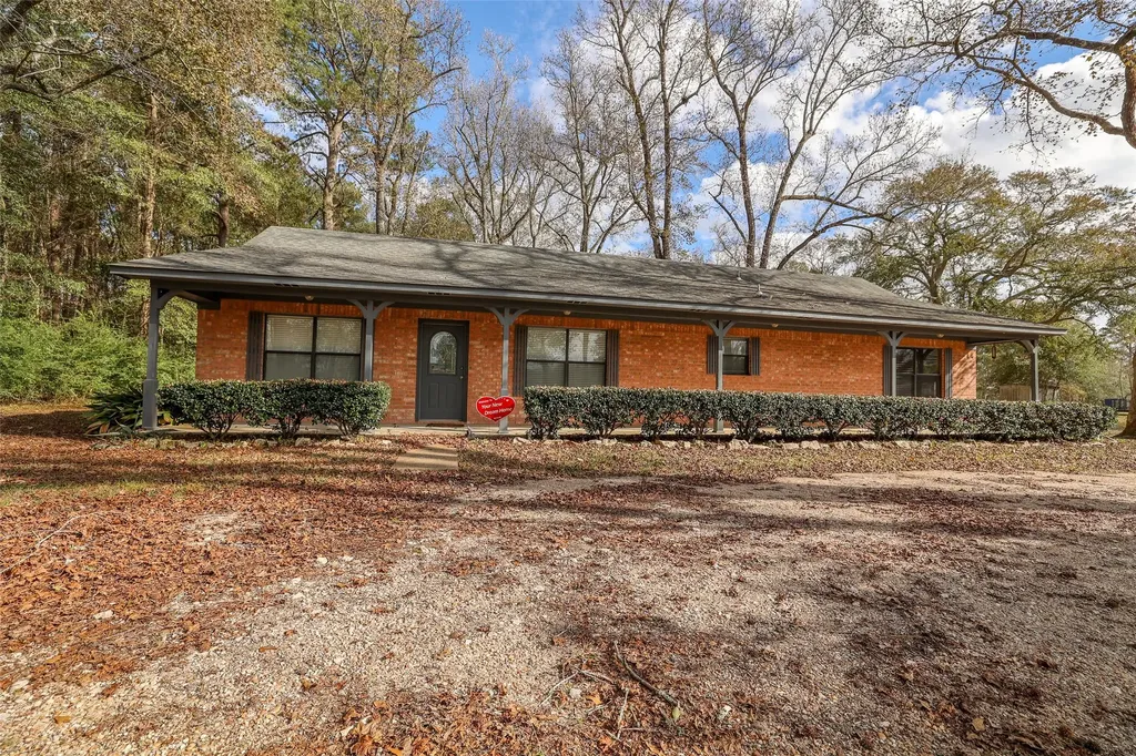 594 County Road 2250 Cleveland TX 77327