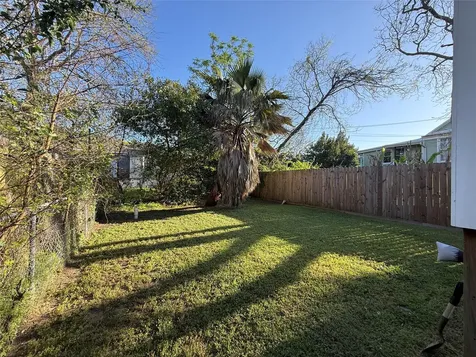 1915 Ursuline Street Galveston TX 77550