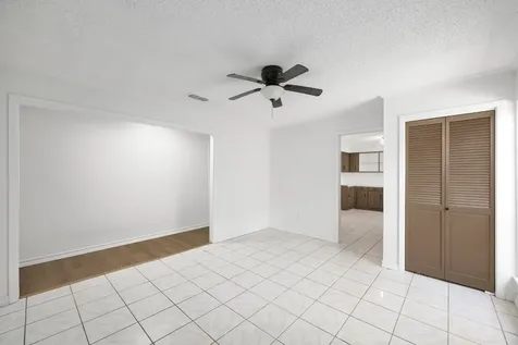 835 Clubside Drive East Bernard TX 77435