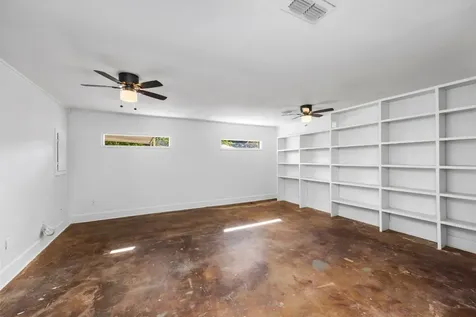 835 Clubside Drive East Bernard TX 77435