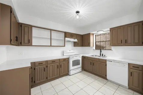 835 Clubside Drive East Bernard TX 77435