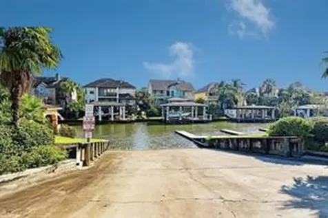 2130 Water Way Seabrook TX 77586