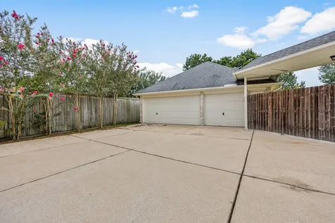 8818 Black Cherry Crossing Katy TX 77494