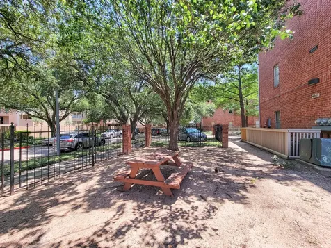 4041 Drake Street 116 Houston TX 77005