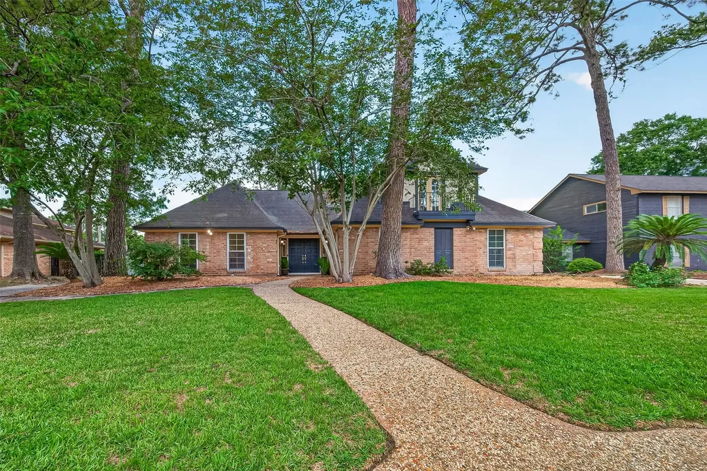 5210 Lodge Creek Houston TX 77066