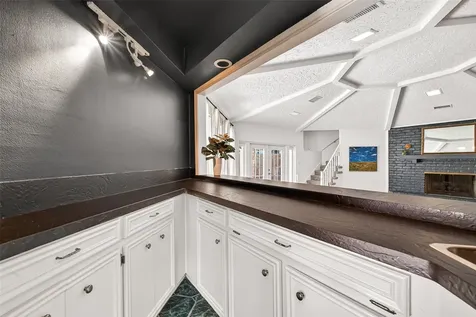 5210 Lodge Creek Houston TX 77066