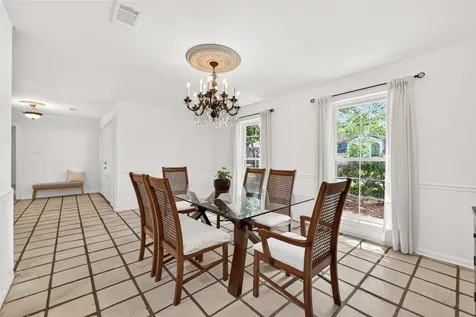 5210 Lodge Creek Houston TX 77066