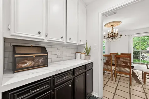 5210 Lodge Creek Houston TX 77066