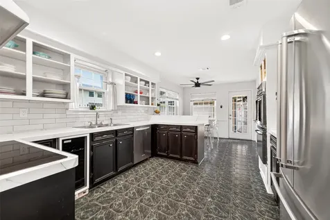 5210 Lodge Creek Houston TX 77066