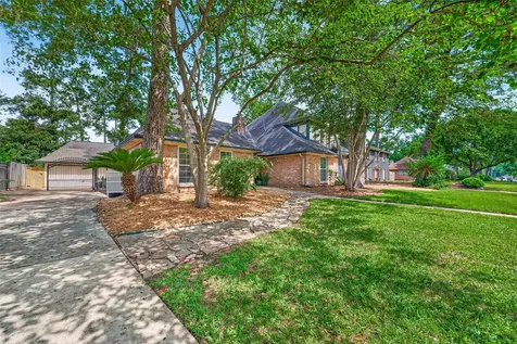 5210 Lodge Creek Houston TX 77066