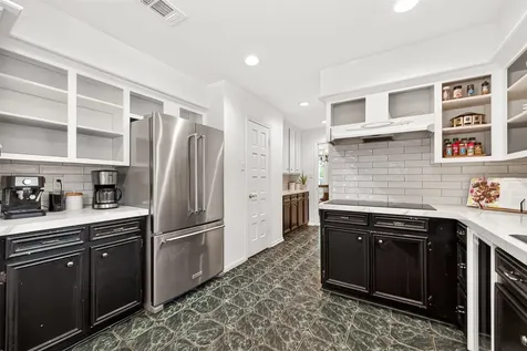 5210 Lodge Creek Houston TX 77066