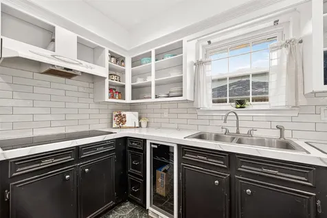 5210 Lodge Creek Houston TX 77066