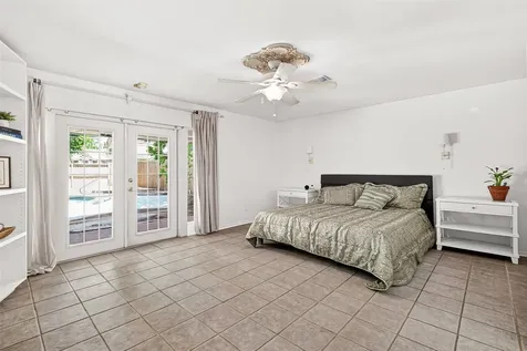 5210 Lodge Creek Houston TX 77066