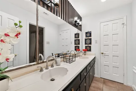 5210 Lodge Creek Houston TX 77066