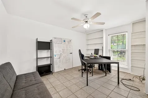 5210 Lodge Creek Houston TX 77066