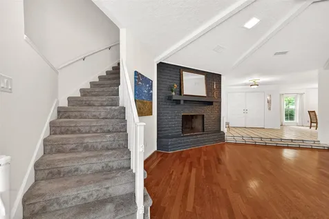 5210 Lodge Creek Houston TX 77066