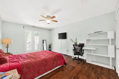 5210 Lodge Creek Houston TX 77066