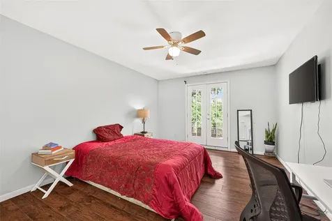 5210 Lodge Creek Houston TX 77066