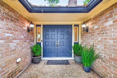 5210 Lodge Creek Houston TX 77066