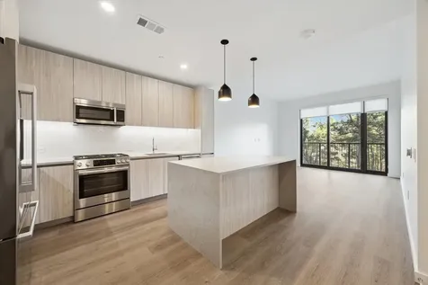 1 Riva Row 406 The Woodlands TX 77380