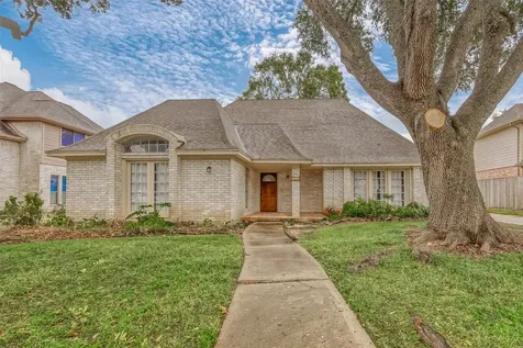 934 Goldfinch Avenue Sugar Land TX 77478