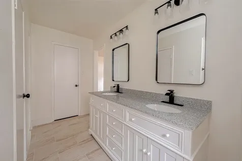 934 Goldfinch Avenue Sugar Land TX 77478