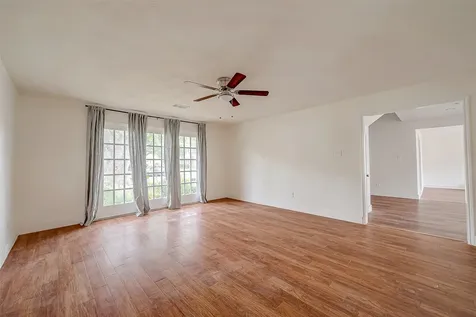 934 Goldfinch Avenue Sugar Land TX 77478