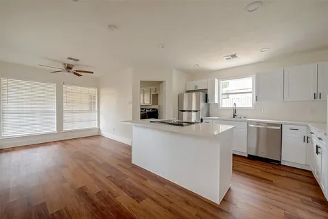 934 Goldfinch Avenue Sugar Land TX 77478