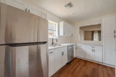 934 Goldfinch Avenue Sugar Land TX 77478