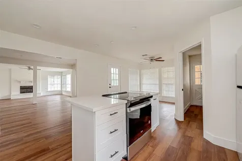934 Goldfinch Avenue Sugar Land TX 77478