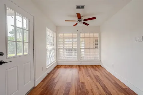 934 Goldfinch Avenue Sugar Land TX 77478