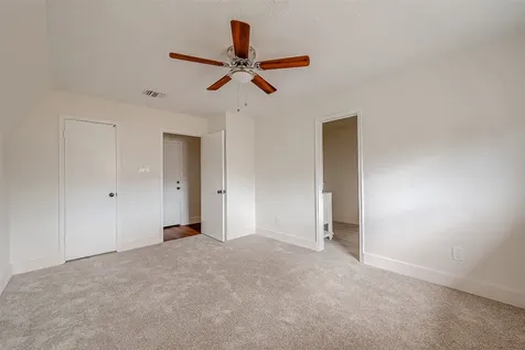 934 Goldfinch Avenue Sugar Land TX 77478