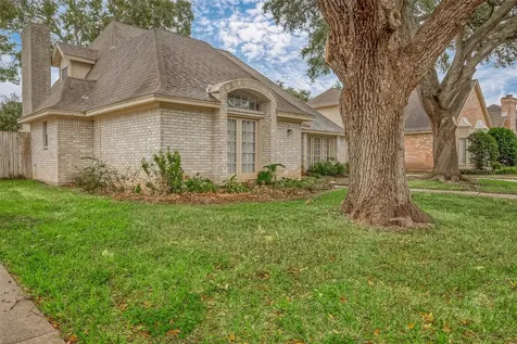 934 Goldfinch Avenue Sugar Land TX 77478