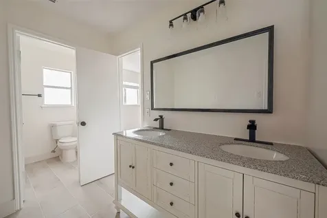 934 Goldfinch Avenue Sugar Land TX 77478