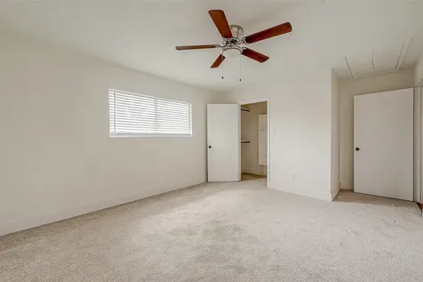 934 Goldfinch Avenue Sugar Land TX 77478