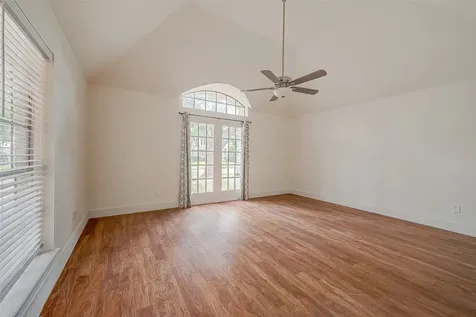 934 Goldfinch Avenue Sugar Land TX 77478