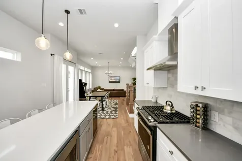 1223 W 16th Street B Houston TX 77008