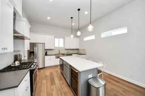 1223 W 16th Street B Houston TX 77008