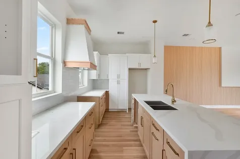 1106 Weiss Street Houston TX 77009