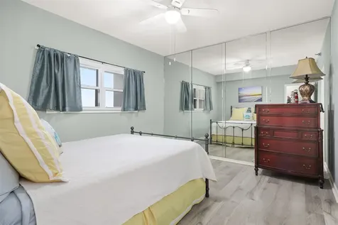 7700 Seawall Boulevard 611 Galveston TX 77551
