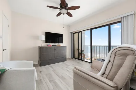 7700 Seawall Boulevard 611 Galveston TX 77551