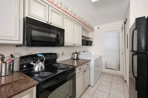 7700 Seawall Boulevard 611 Galveston TX 77551