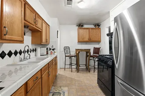 6651 Crestmont Street Houston TX 77033