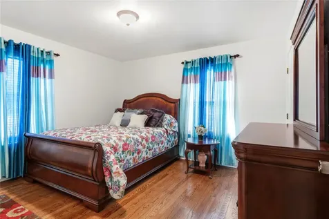 6651 Crestmont Street Houston TX 77033